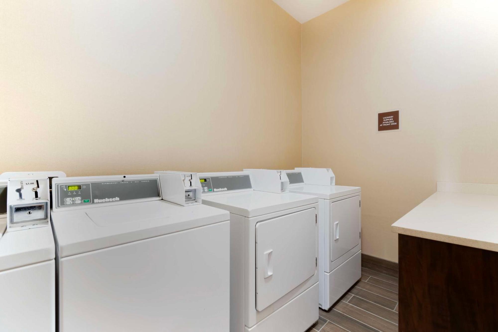 Best Western Plus Moosomin Hotel Buitenkant foto