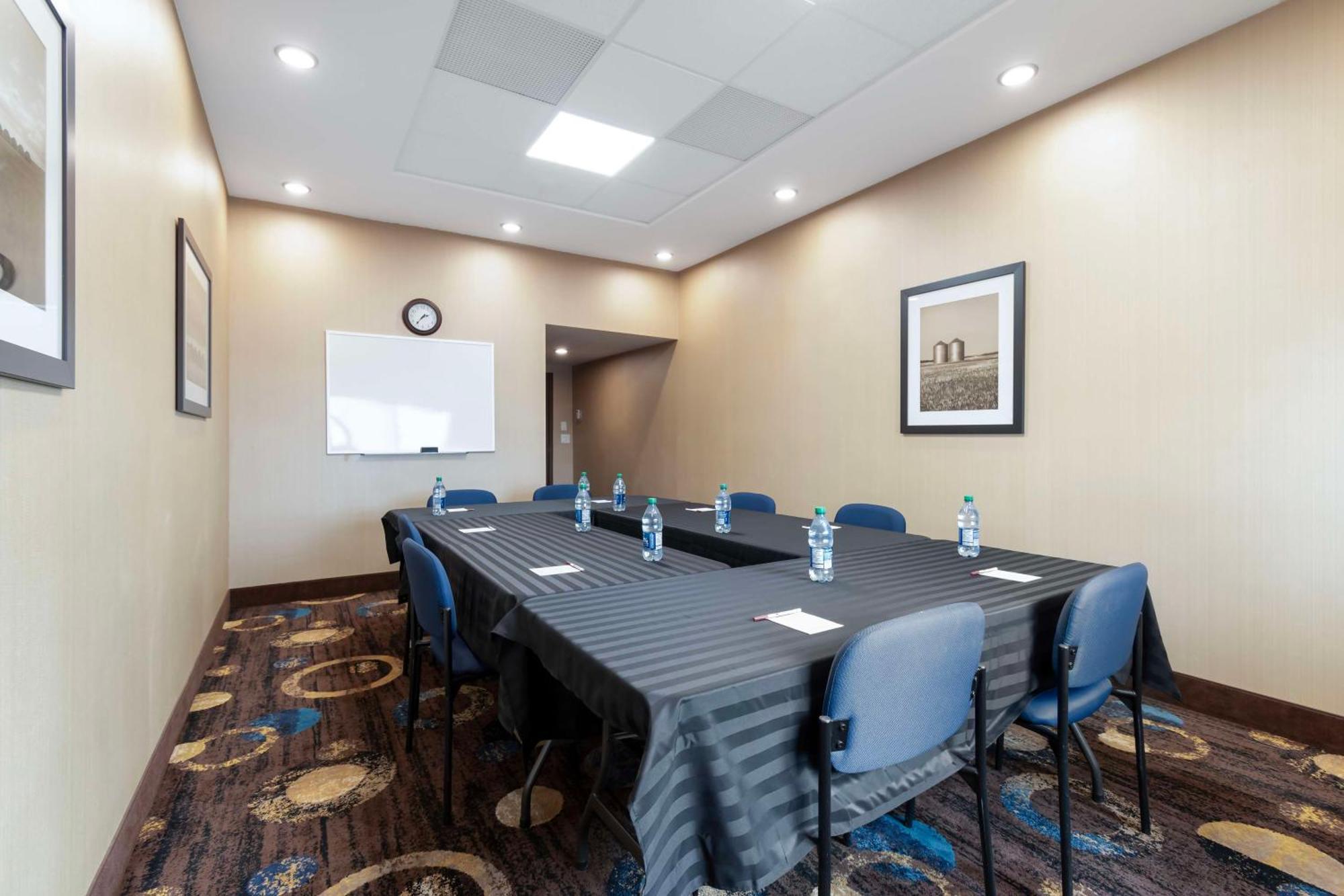 Best Western Plus Moosomin Hotel Buitenkant foto