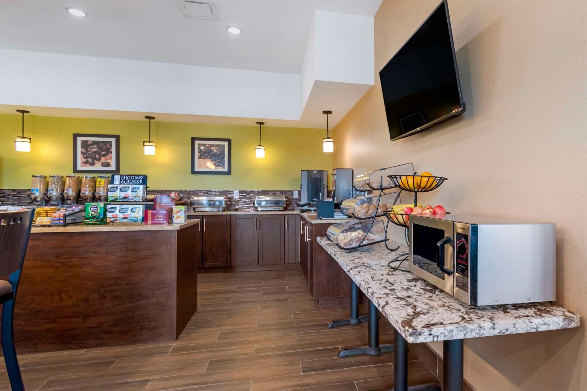 Best Western Plus Moosomin Hotel Buitenkant foto